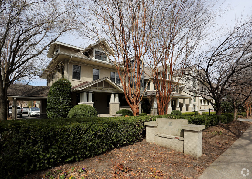 1935 21st Ave S, Nashville, TN à louer - Photo principale - Image 1 de 16