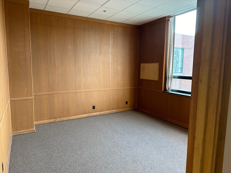 328-332 N Westwood Ave, Toledo, OH à louer - Photo du bâtiment - Image 3 de 15