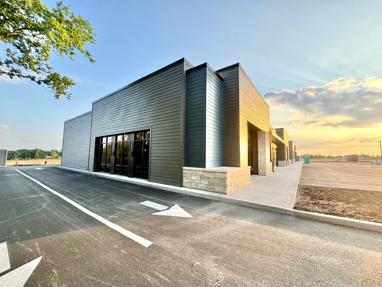 86 Magnolia Dr, Glen Carbon, IL for lease - Building Photo - Image 3 of 5