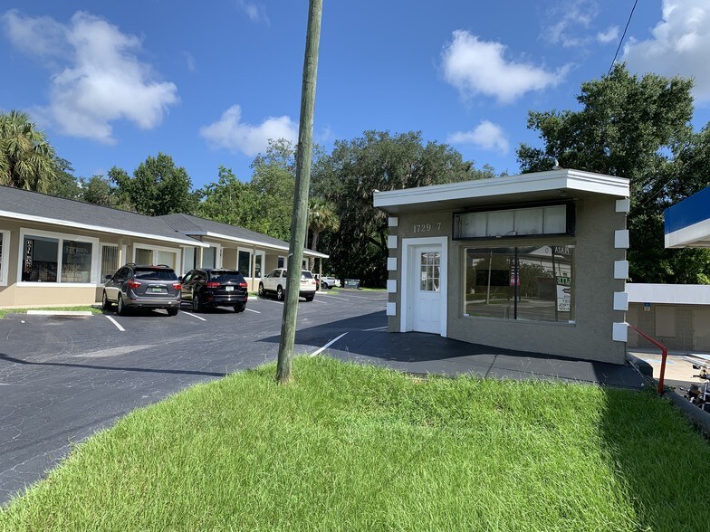 1729 E Silver Springs Blvd, Ocala, FL for lease - Building Photo - Image 2 of 21