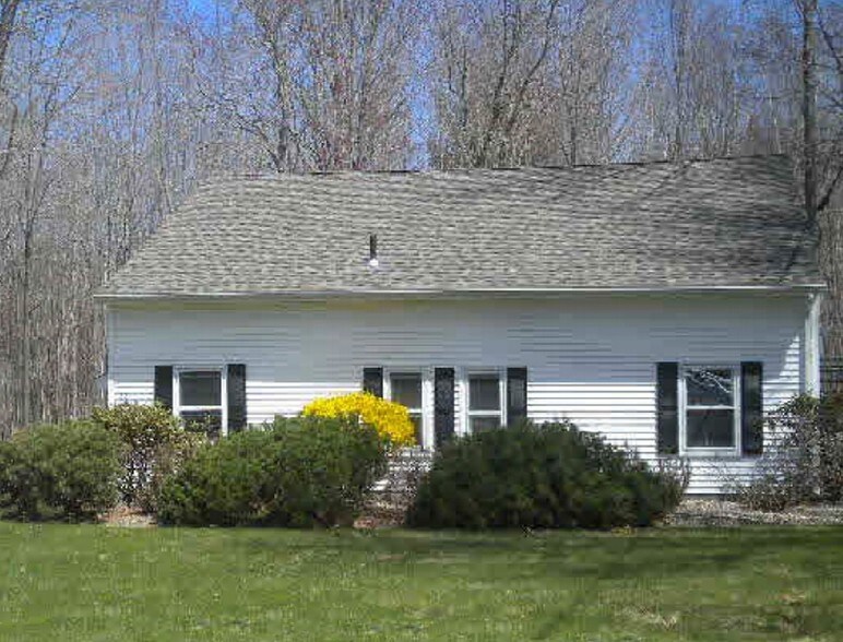 22 Professional Park Rd, Storrs Mansfield, CT for lease - Building Photo - Image 1 of 2