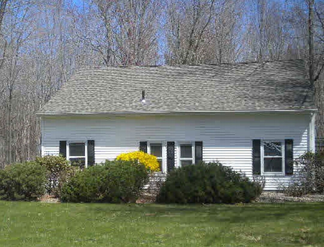22 Professional Park Rd, Storrs Mansfield, CT for lease Building Photo- Image 1 of 3