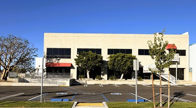 Plus de détails pour 5539 Ayon Ave, Irwindale, CA - Industriel à louer