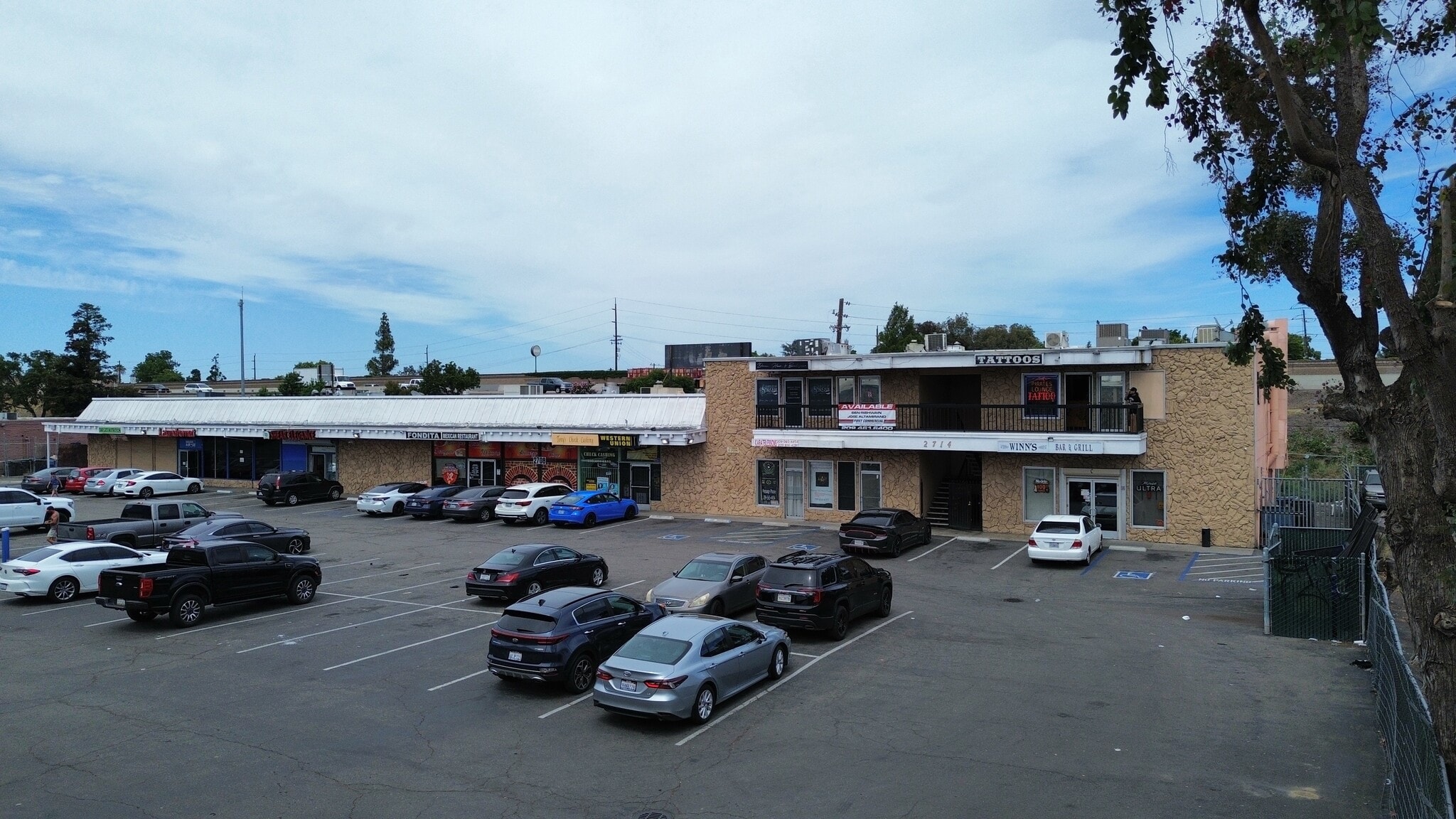 2702-2714 Country Club Blvd, Stockton, CA for lease Building Photo- Image 1 of 16