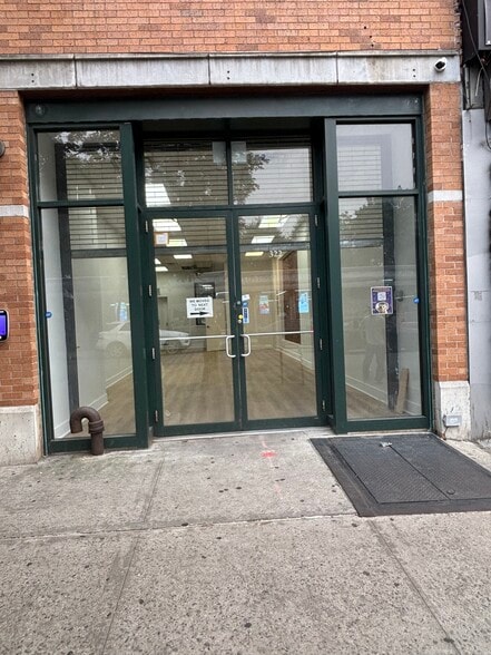 322 Myrtle Ave, Brooklyn, NY for lease - Building Photo - Image 2 of 12