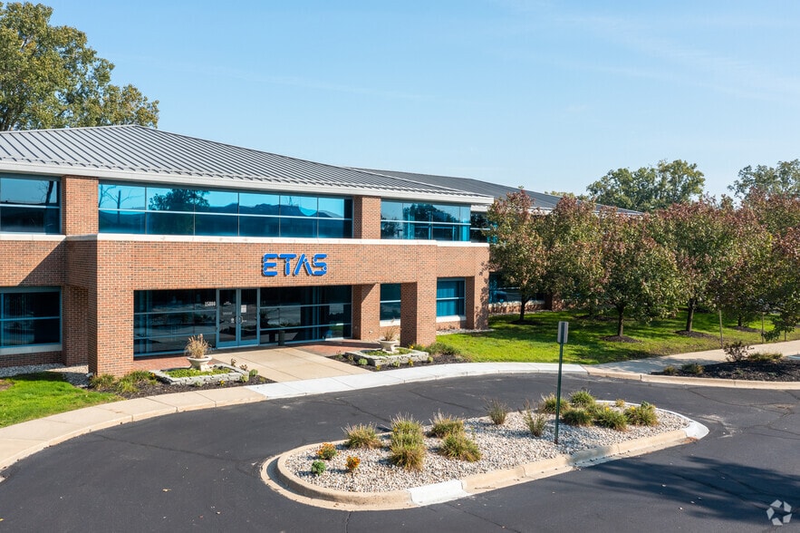 15800 N Haggerty Rd, Plymouth, MI for lease - Building Photo - Image 2 of 7