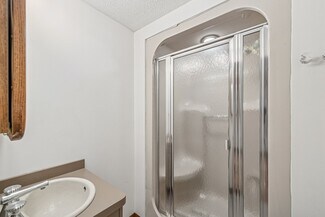 Plus de détails pour 750 Washington Rd, Mt Lebanon, PA - Multi-résidentiel à vendre