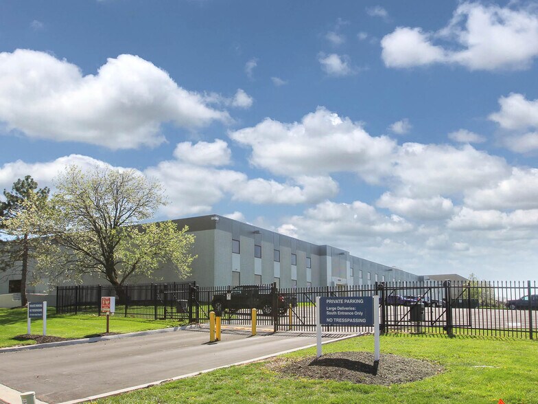 10828 NW AirWorld Dr, Kansas City, MO à louer - Photo du bâtiment - Image 3 de 3