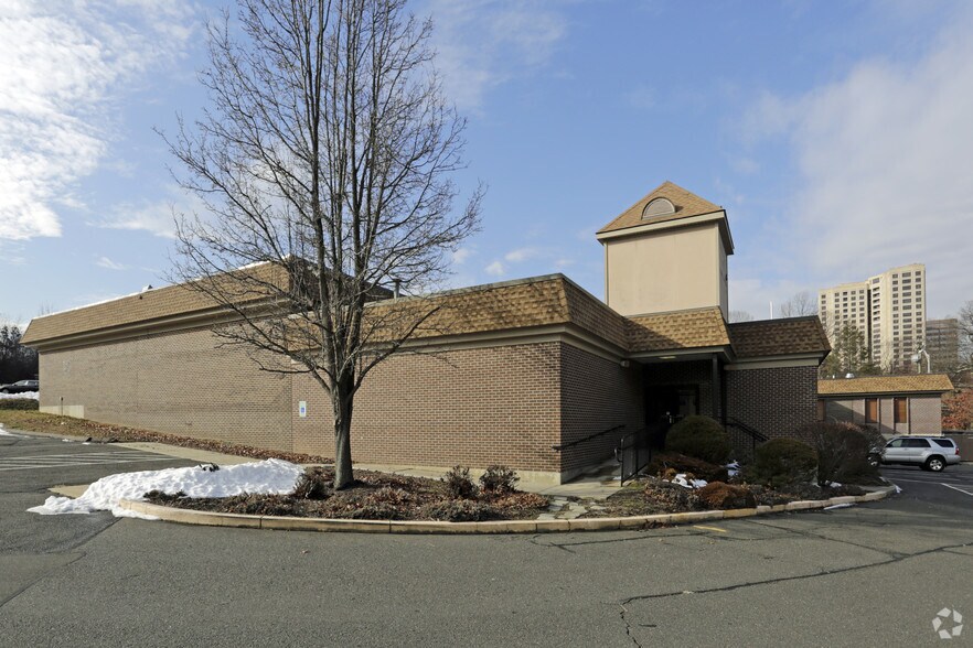 750 Bridgeport Ave, Shelton, CT à louer - Photo du bâtiment - Image 2 de 3