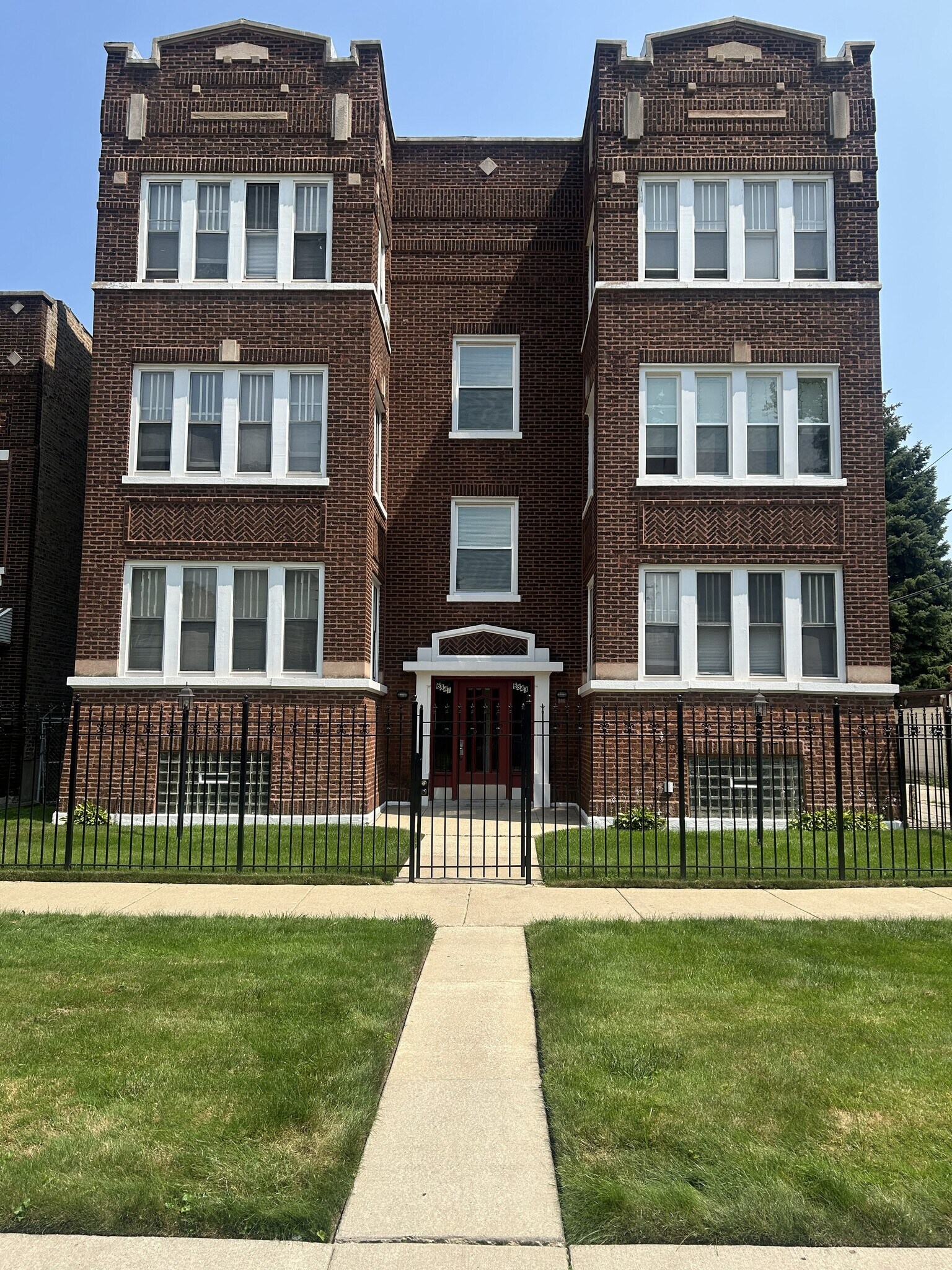 6841 S Dante Ave, Chicago, IL à vendre Photo principale- Image 1 de 15