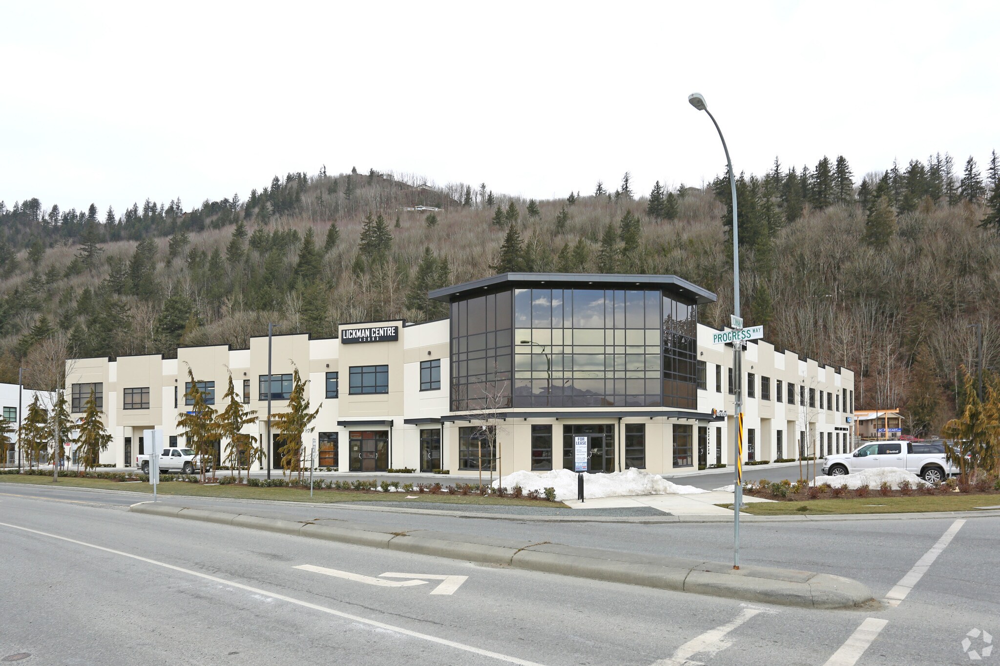 43995 Progress Way, Chilliwack, BC à louer Photo principale- Image 1 de 9