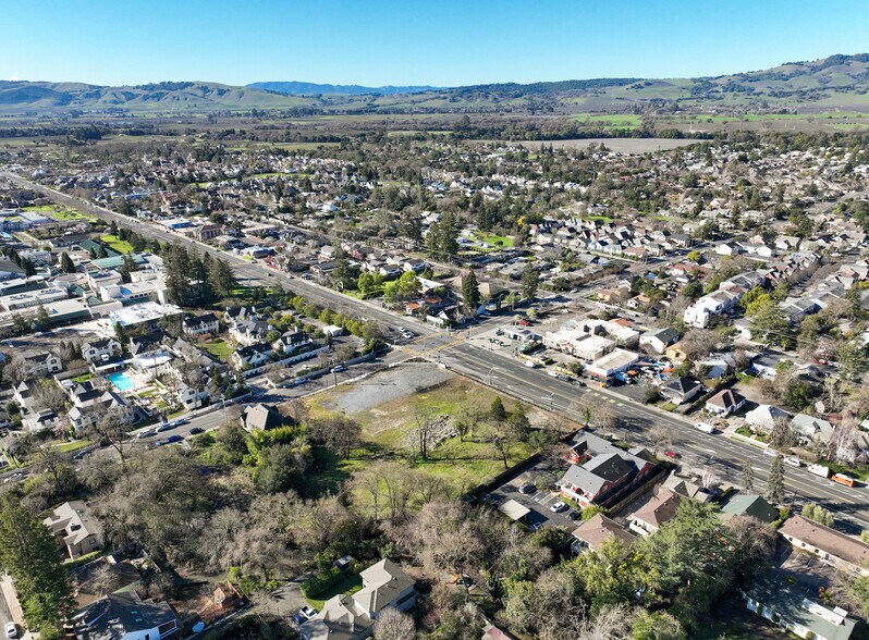 870 Broadway, Sonoma, CA à vendre - Photo du bâtiment - Image 1 de 6