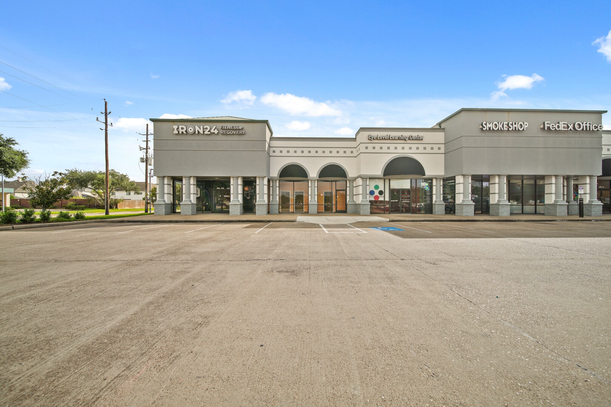 4403 S Hwy 6, Sugar Land, TX à louer Photo du bâtiment- Image 1 de 25