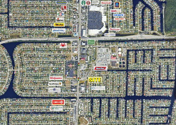 2710 Del Prado Blvd S, Cape Coral, FL à louer - Photo du bâtiment - Image 2 de 4