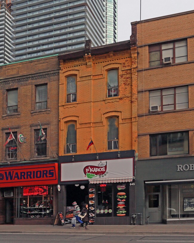 Plus de détails pour 645 Yonge St, Toronto, ON - Bureau à louer