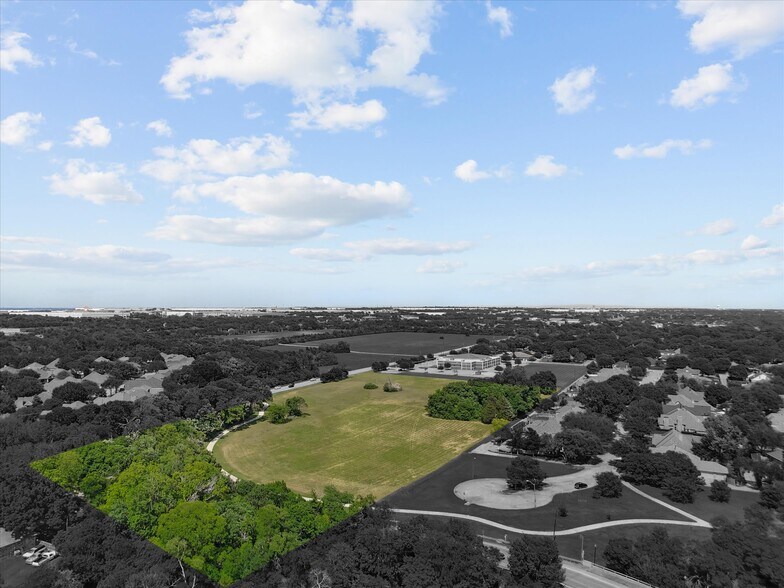 699 W Wintergreen Rd, DeSoto, TX à vendre - Photo du bâtiment - Image 3 de 28