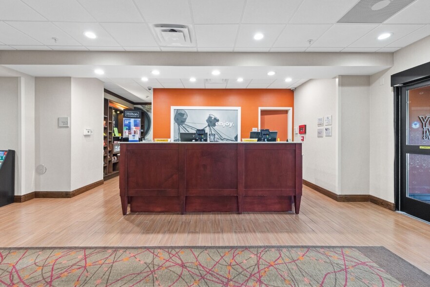 1700 Commerce Blvd, Opelousas, LA for sale - Lobby - Image 3 of 17