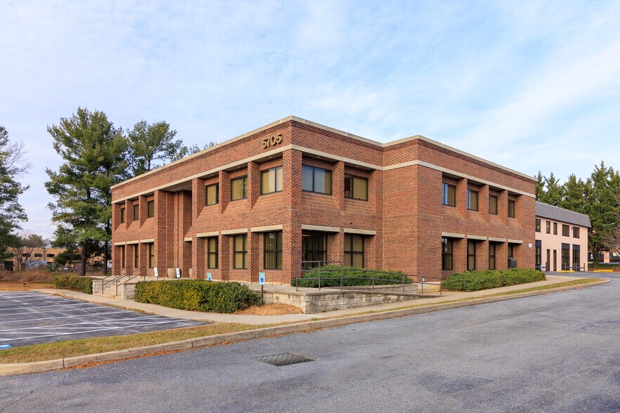 5705 Industry Ln, Frederick, MD à vendre - Photo du bâtiment - Image 1 de 8