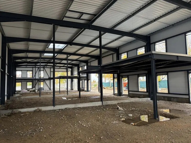 Office in Lissieu for lease - Building Photo - Image 2 of 11