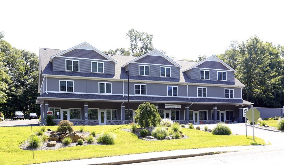 2081-2083 Albany Post Rd, Montrose, NY à louer - Photo du bâtiment - Image 3 de 3