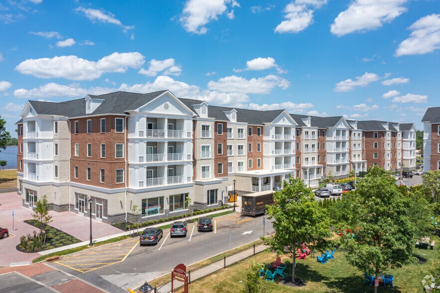 1 E Pearl St, Burlington, NJ à louer - Photo du bâtiment - Image 1 de 17