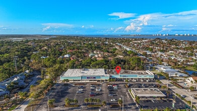 1119 NE Jensen Beach Blvd, Jensen Beach, FL à louer Aérien- Image 2 de 21