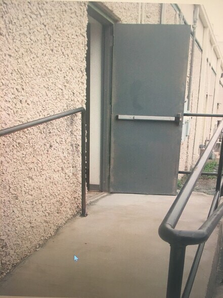 803-819 W Pipeline Rd, Hurst, TX à louer - Photo du bâtiment - Image 3 de 10