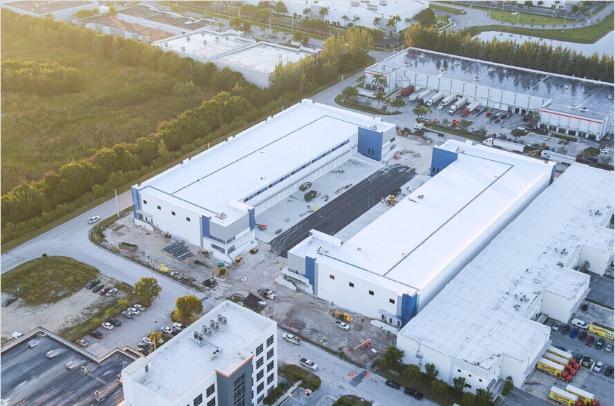 11550 NW 124th St, Medley, FL for lease - Building Photo - Image 3 of 8