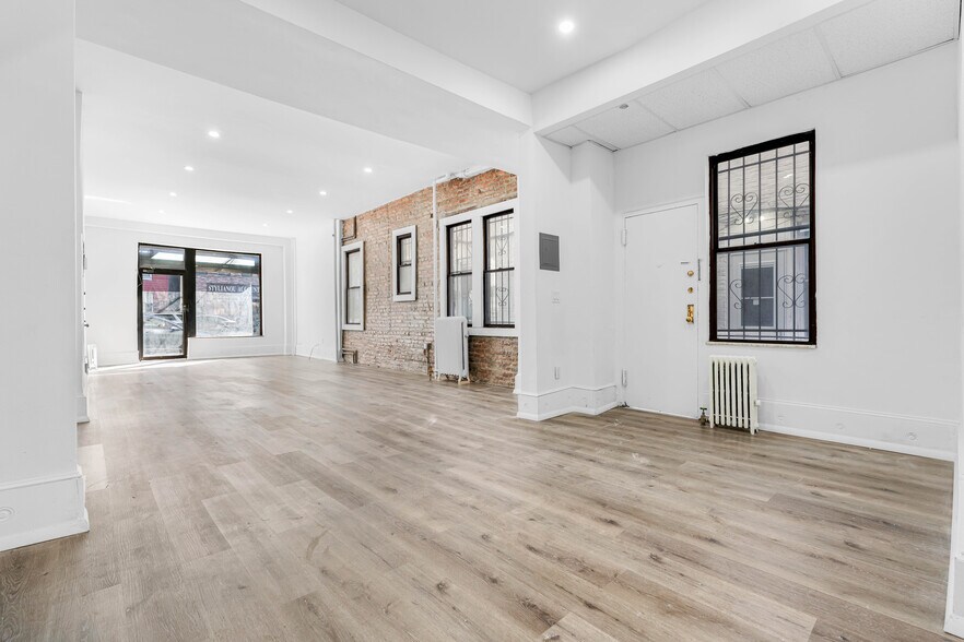 2352 31st St, Astoria, NY à louer - Photo intérieure - Image 3 de 13