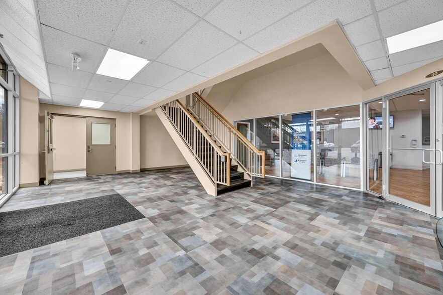 901 Ethan Allen Hwy, Ridgefield, CT for lease - Building Photo - Image 3 of 22