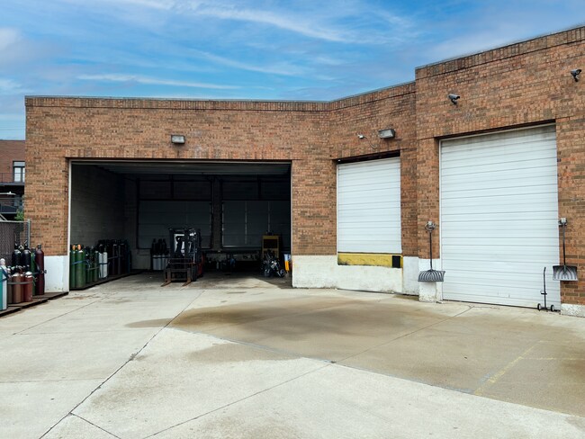 More details for 3223 N Elston Ave, Chicago, IL - Industrial for Lease