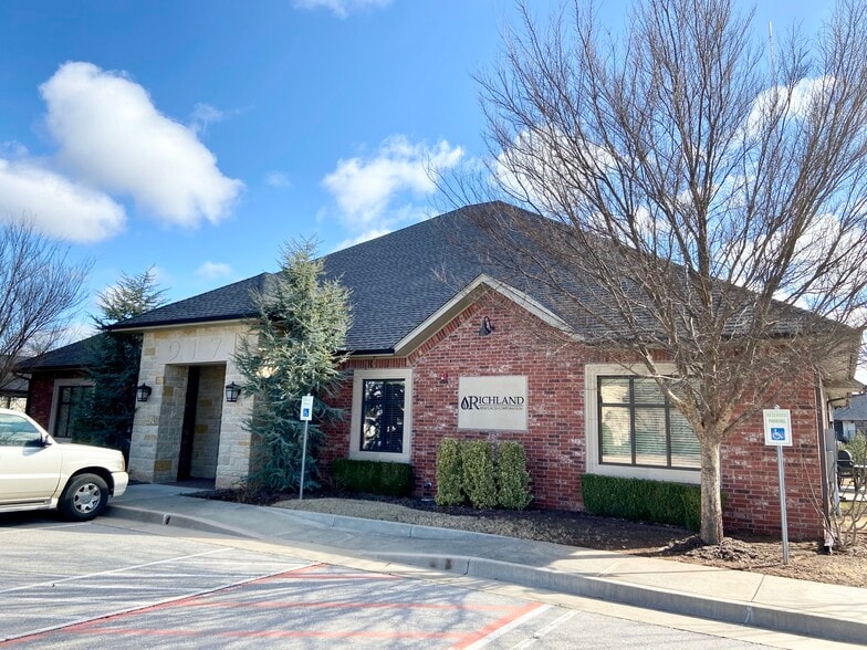917 Cedar Lake Blvd, Oklahoma City, OK à louer - Photo principale - Image 1 de 18
