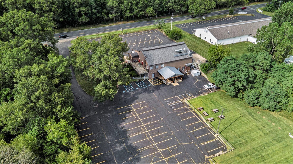 6225 W D Ave, Kalamazoo, MI for sale - Building Photo - Image 3 of 46