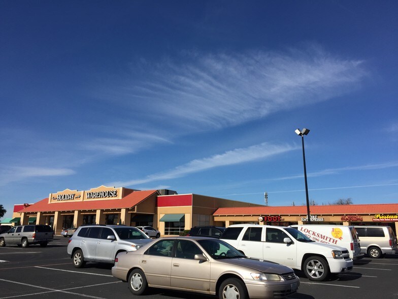 2709-2815 W 15th St, Plano, TX à louer - Photo du bâtiment - Image 3 de 5