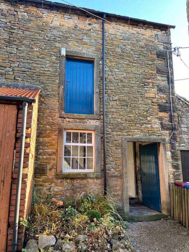 Plus de détails pour 7 Church St, Clitheroe - Industriel à louer