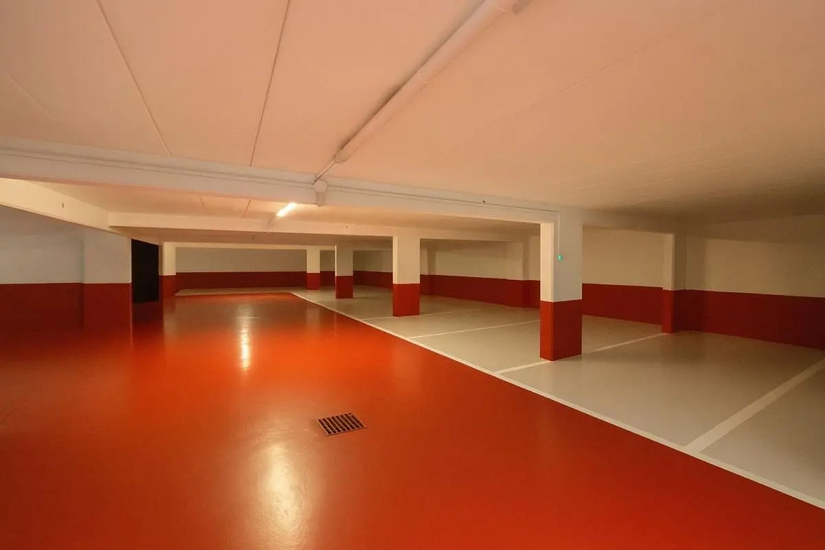 Industrial in Paris for lease Building Photo- Image 1 of 7