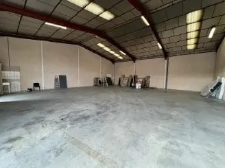Flex in Meyzieu for lease - Interior Photo - Image 1 of 1