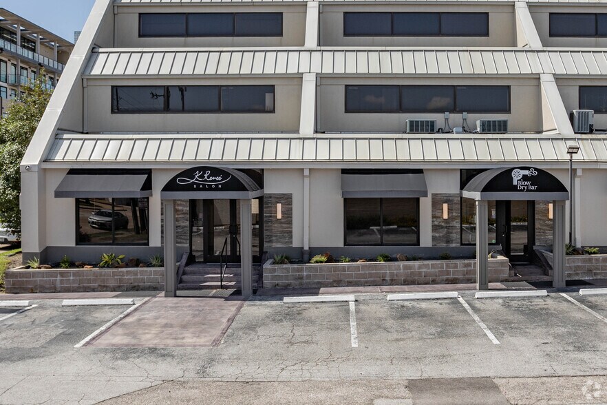 3100 Timmons Ln, Houston, TX for lease - Building Photo - Image 3 of 6