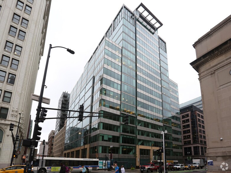 550 W Jackson Blvd, Chicago, IL à louer - Photo du bâtiment - Image 2 de 14