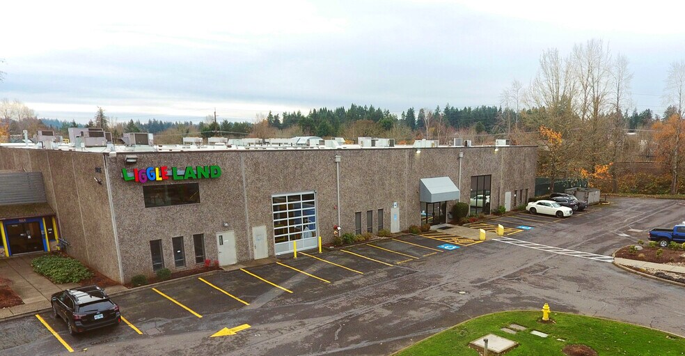 10799 SW Cascade Ave, Portland, OR for lease - Building Photo - Image 1 of 3