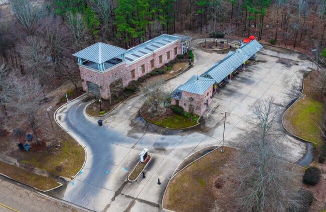 More details for 2027 Strawberry Hill Dr, Madison, MS - Specialty for Sale