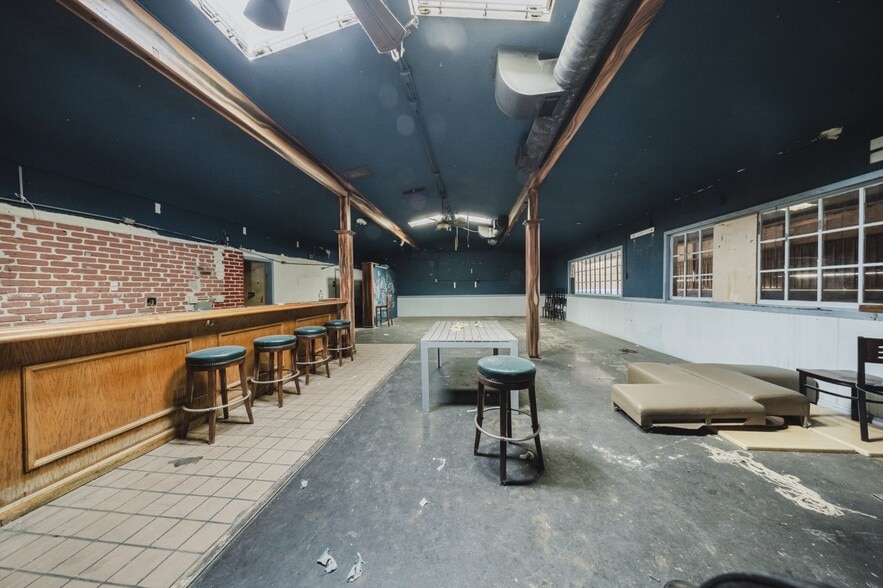 7277 Foothill Blvd, Tujunga, CA à louer - Photo du bâtiment - Image 2 de 14