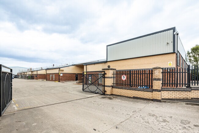 Plus de détails pour Kirkby Bank Rd, Liverpool - Industriel à louer
