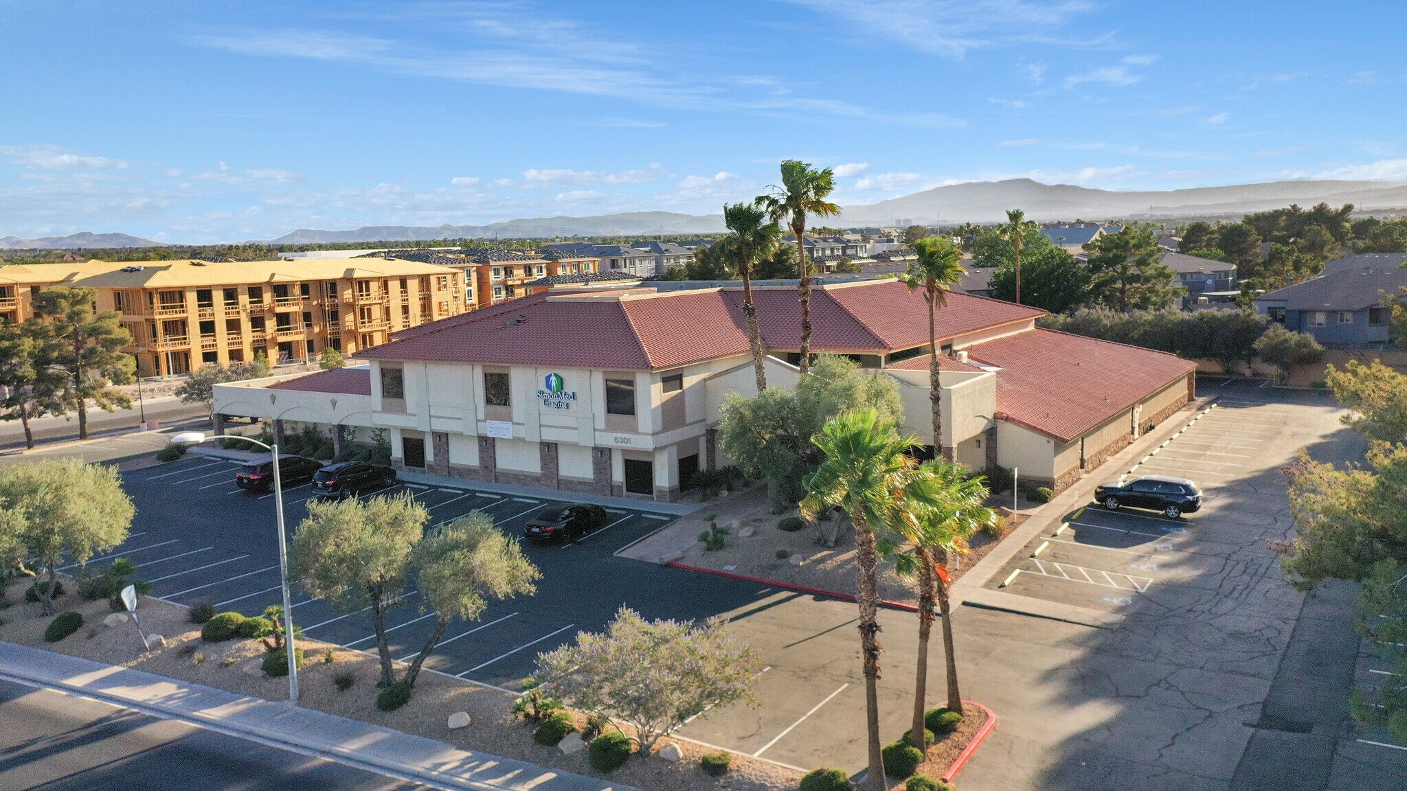 6301 Mountain Vista St, Henderson, NV à louer Photo du bâtiment- Image 1 de 22