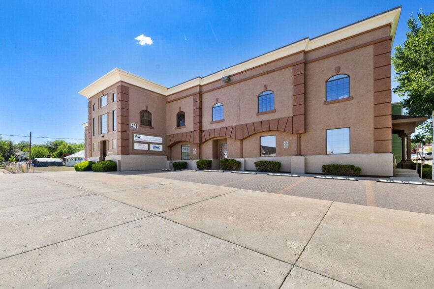 221 N Marina St, Prescott, AZ for lease - Building Photo - Image 2 of 37