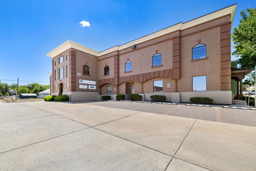 221 N Marina St, Prescott, AZ à louer - Photo du bâtiment - Image 2 de 37