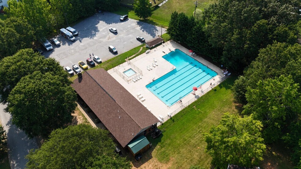 712 Brooks Rd, Mauldin, SC à vendre - Photo du bâtiment - Image 1 de 16