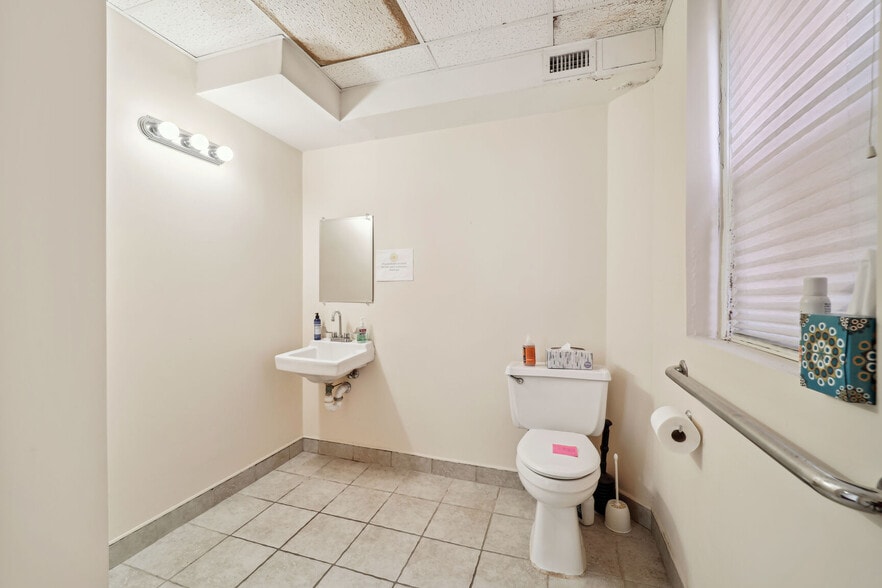 3520 Connecticut Ave NW, Washington, DC à louer - Photo intérieure - Image 3 de 17