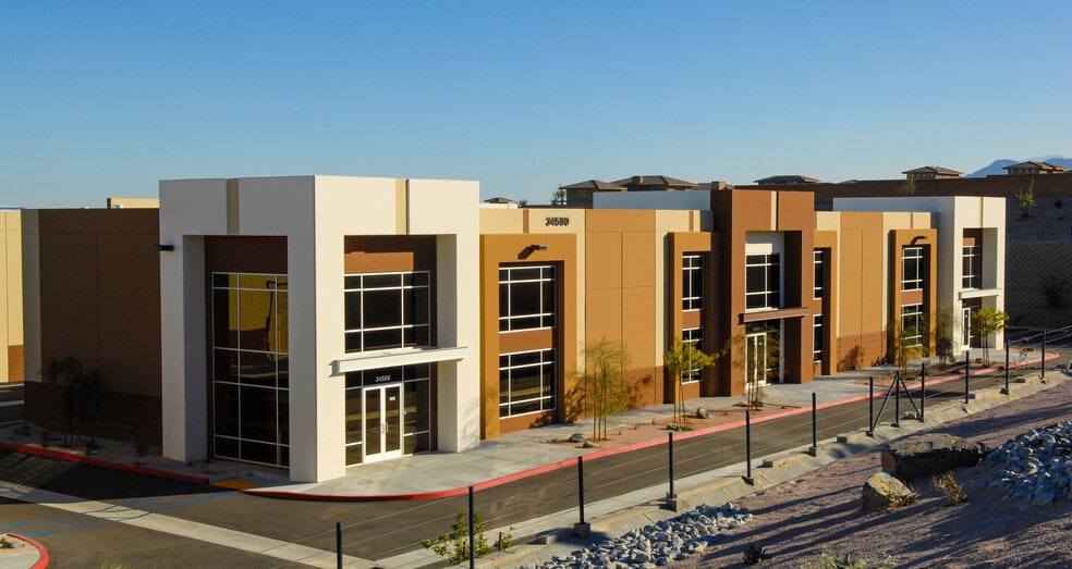 34500 Gateway Dr, Palm Desert, CA for lease - Building Photo - Image 1 of 3