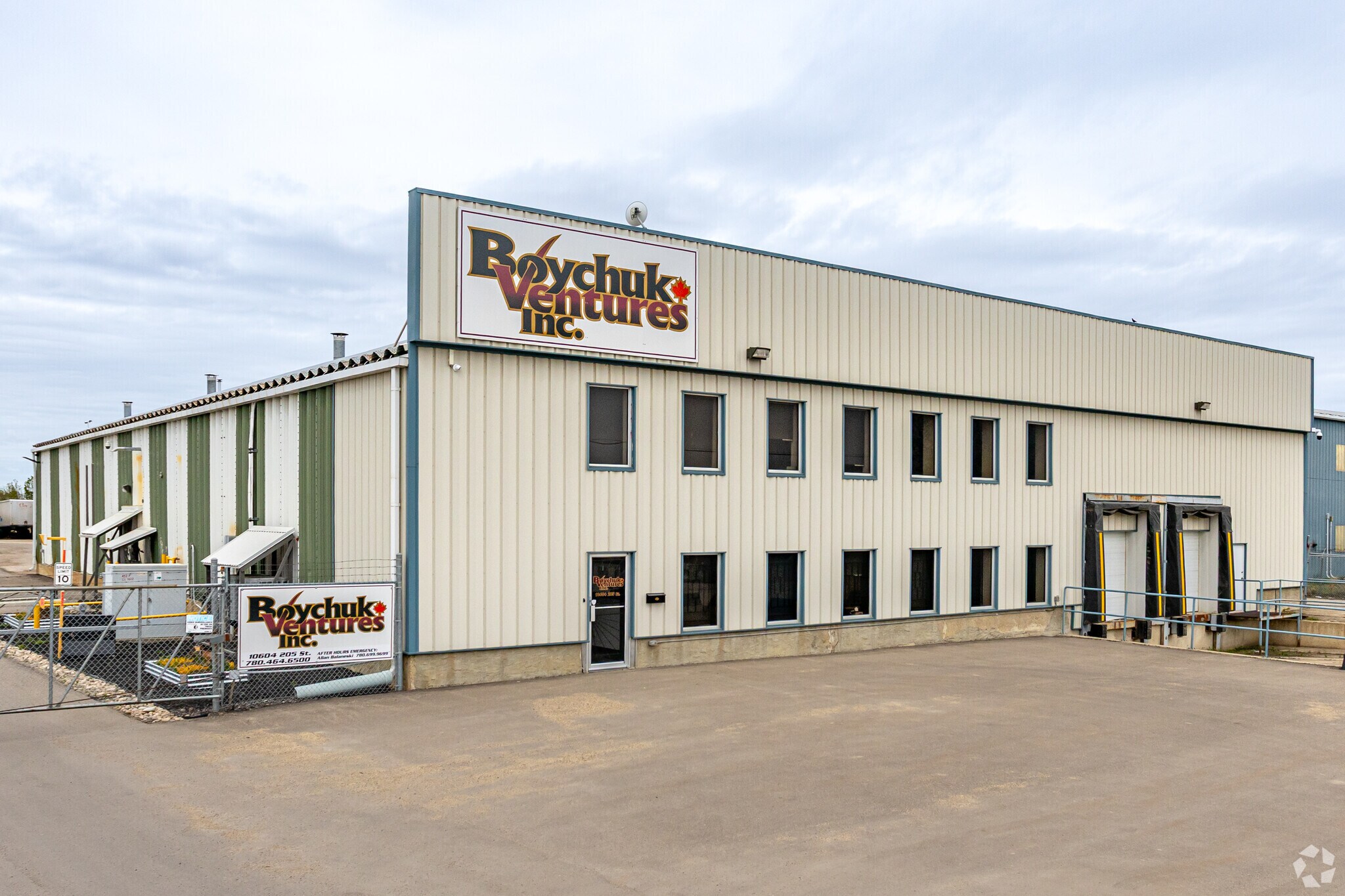 10604 205th St NW, Edmonton, AB for sale Primary Photo- Image 1 of 1